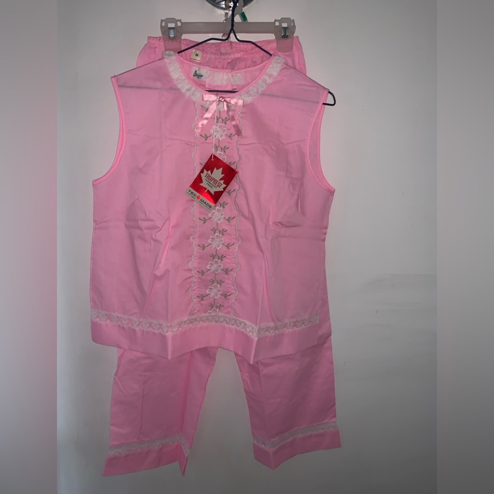 Vintage 60”  **Rare**Queentex pink 2 piece pyjamas Medium NWT